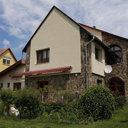Flower Home Сентендре Екстер'єр фото