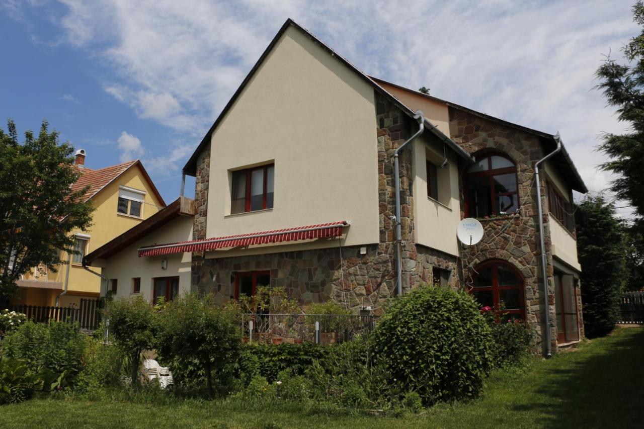 Flower Home Сентендре Екстер'єр фото